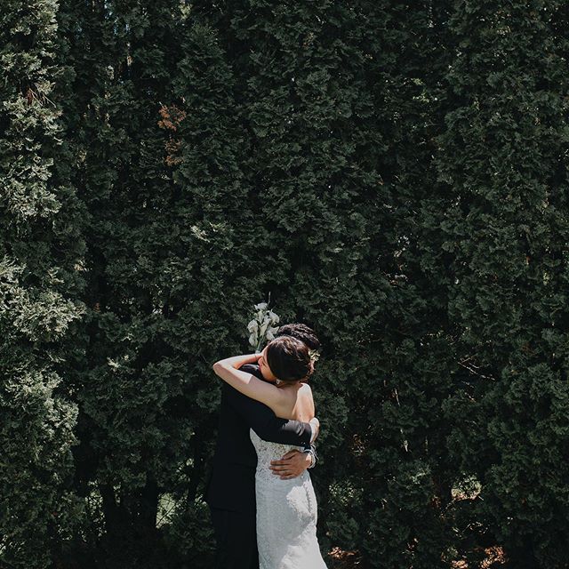 The first hug after the first look 💕